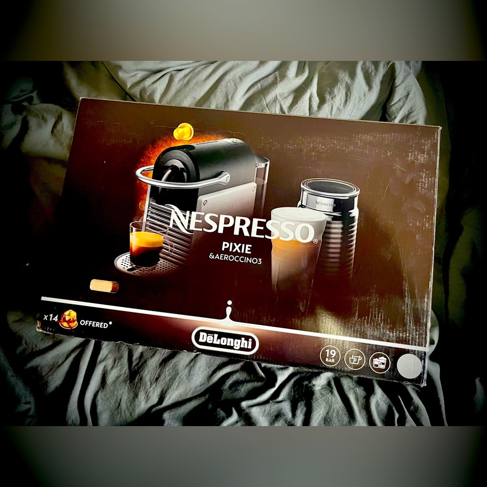 NiB Nespresso Pixie Espresso Machine & Aeroccino Frother